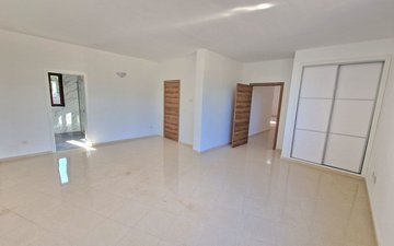 Property slide 44