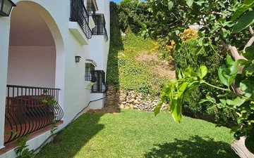 Property slide 52