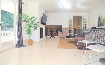 Property slide 32