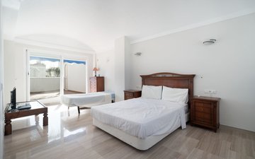 Property slide 19