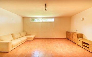 Property slide 38