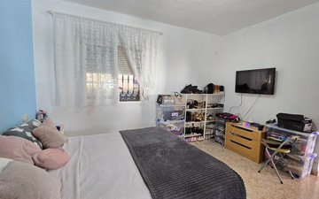 Property slide 32