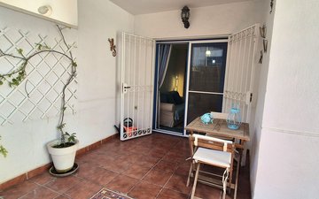 Property slide 32