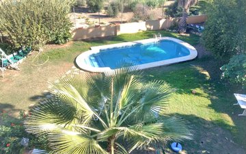 Property slide 32