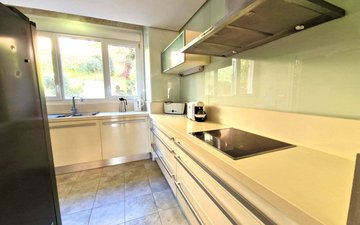 Property slide 32