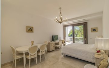 Property slide 40