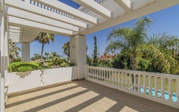 Property slide 44