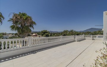 Property slide 48