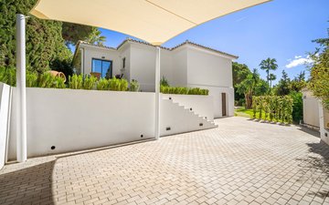 Property slide 20