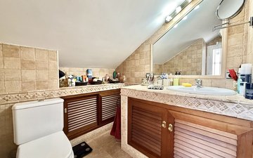 Property slide 16