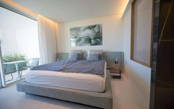 Property slide 10
