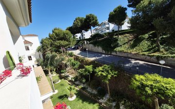 Property slide 24