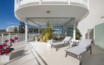 Property slide 32