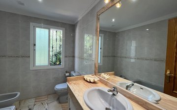 Property slide 16