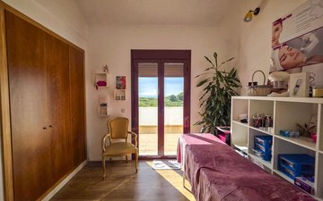 Property slide 22