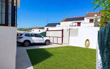 Property slide 32