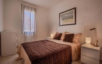 Property slide 32