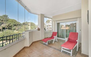 Property slide 10