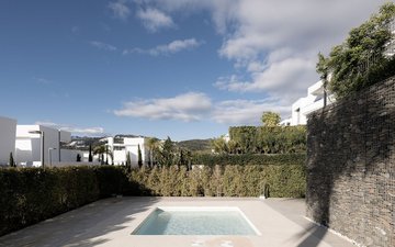 Property slide 32