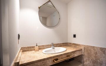 Property slide 32