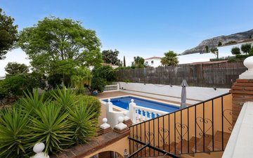 Property slide 14