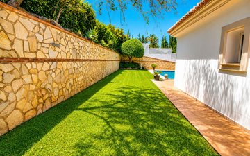 Property slide 44