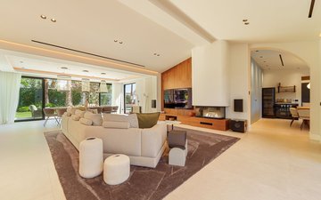 Property slide 10