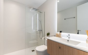 Property slide 32