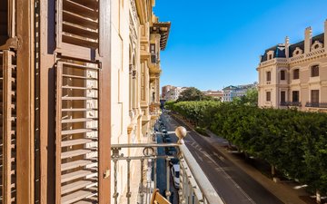 Property slide 35