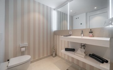 Property slide 32