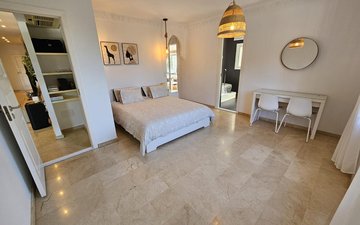 Property slide 32