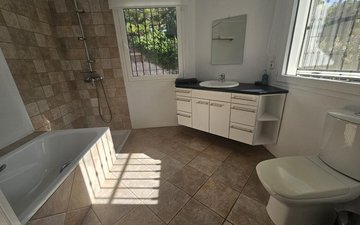 Property slide 44