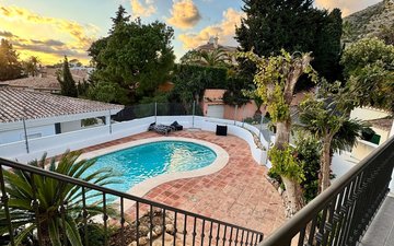 Property slide 61