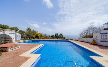 Property slide 22