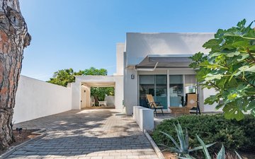 Property slide 25