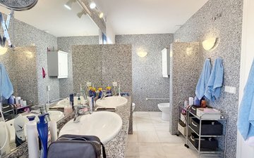 Property slide 23