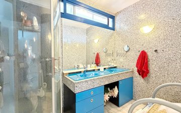 Property slide 44