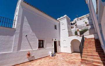 Property slide 28