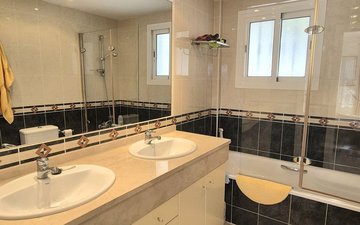 Property slide 17