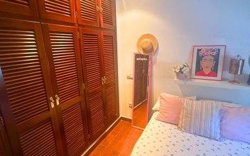 Property slide 32