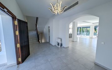 Property slide 18