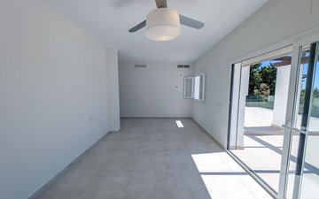 Property slide 44