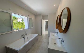 Property slide 48