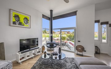Property slide 10