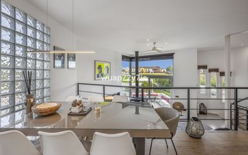 Property slide 17