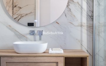 Property slide 32