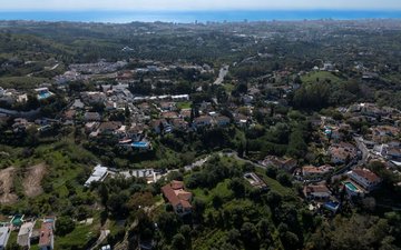 Property slide 22