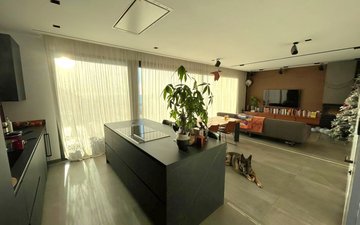 Property slide 10