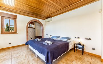 Property slide 31