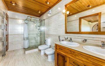 Property slide 32